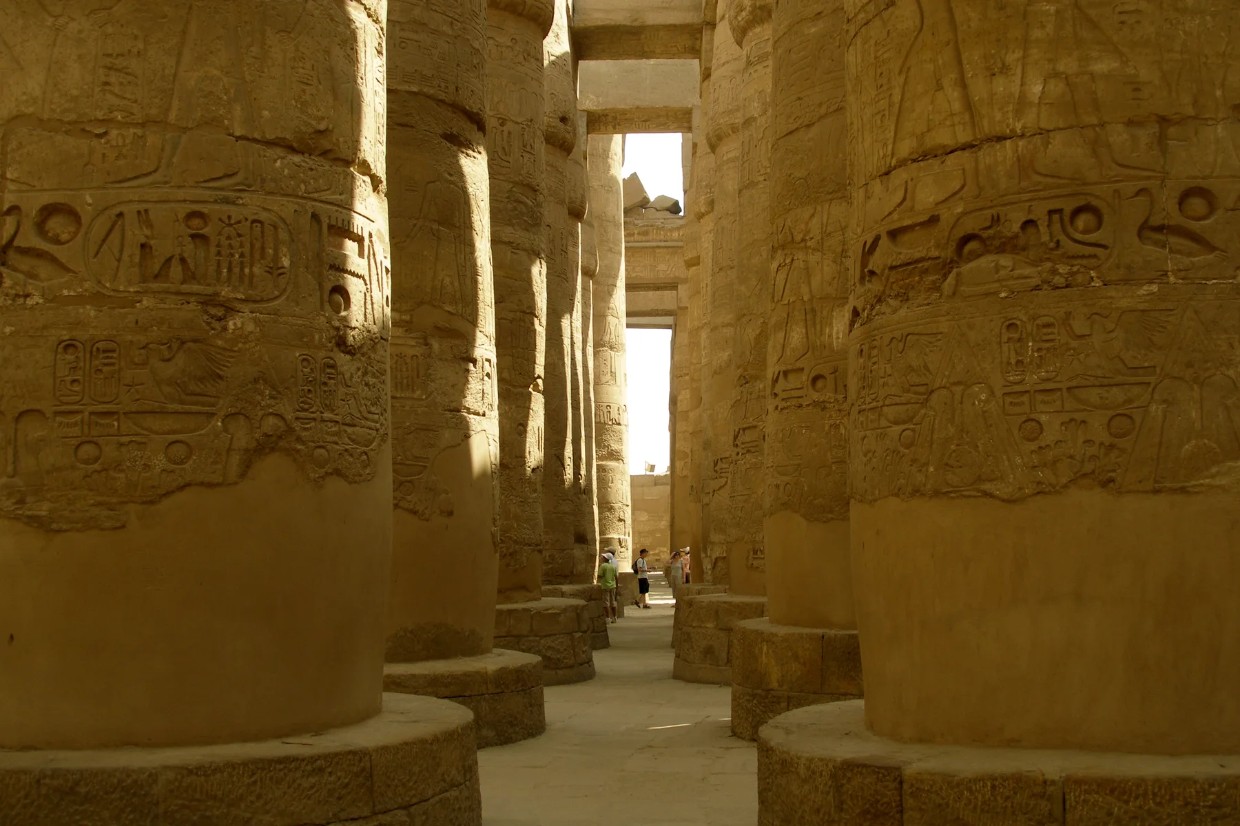 Colonnes de la grande salle hypostyle de Karnak, à Louxor