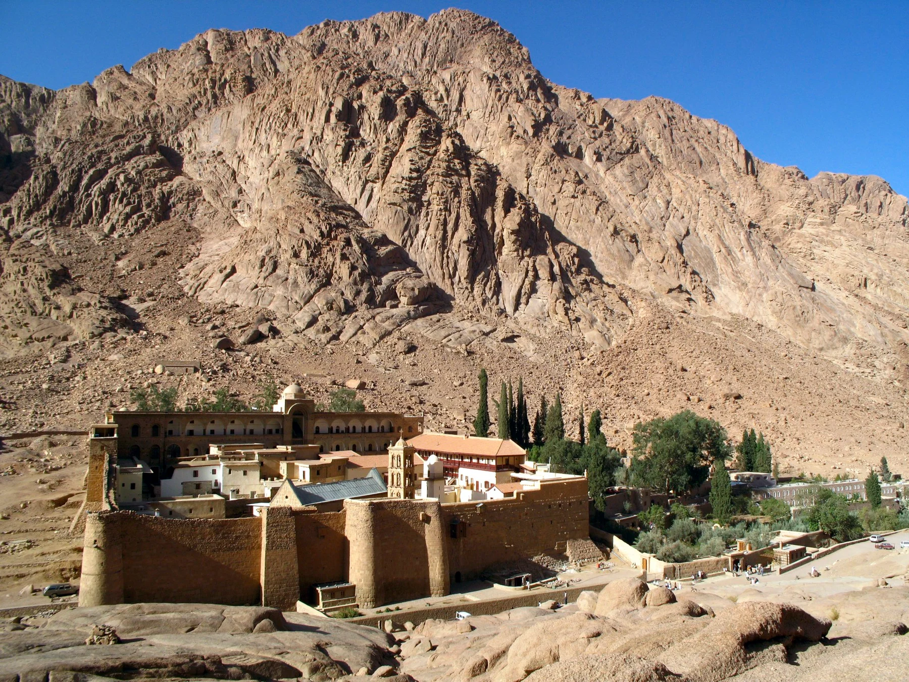 Monastère Sainte-Catherine au pied des montagnes du Sinaï