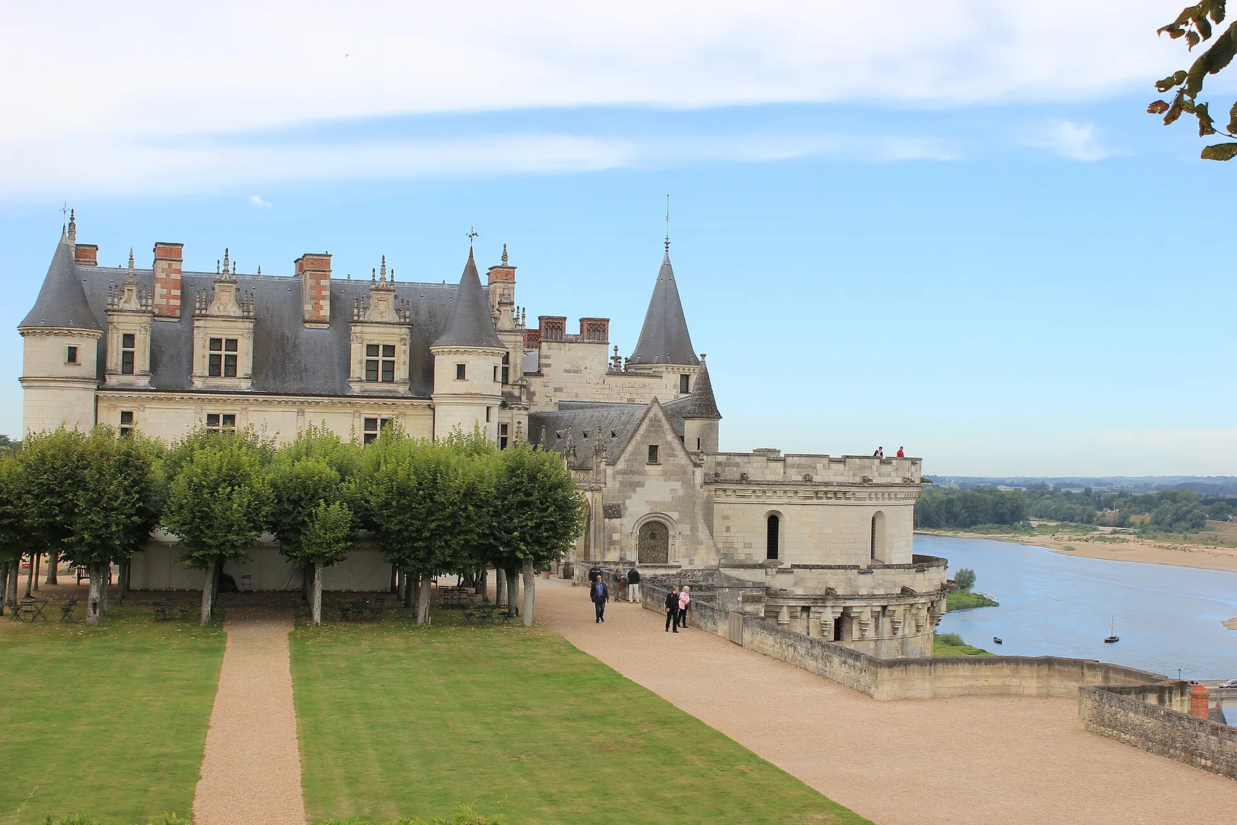 Château d’Amboise dominant la Loire