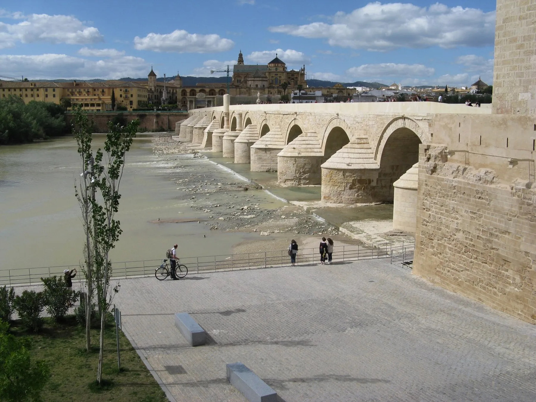 Pont romain et mosquée-cathédrale de Cordoue