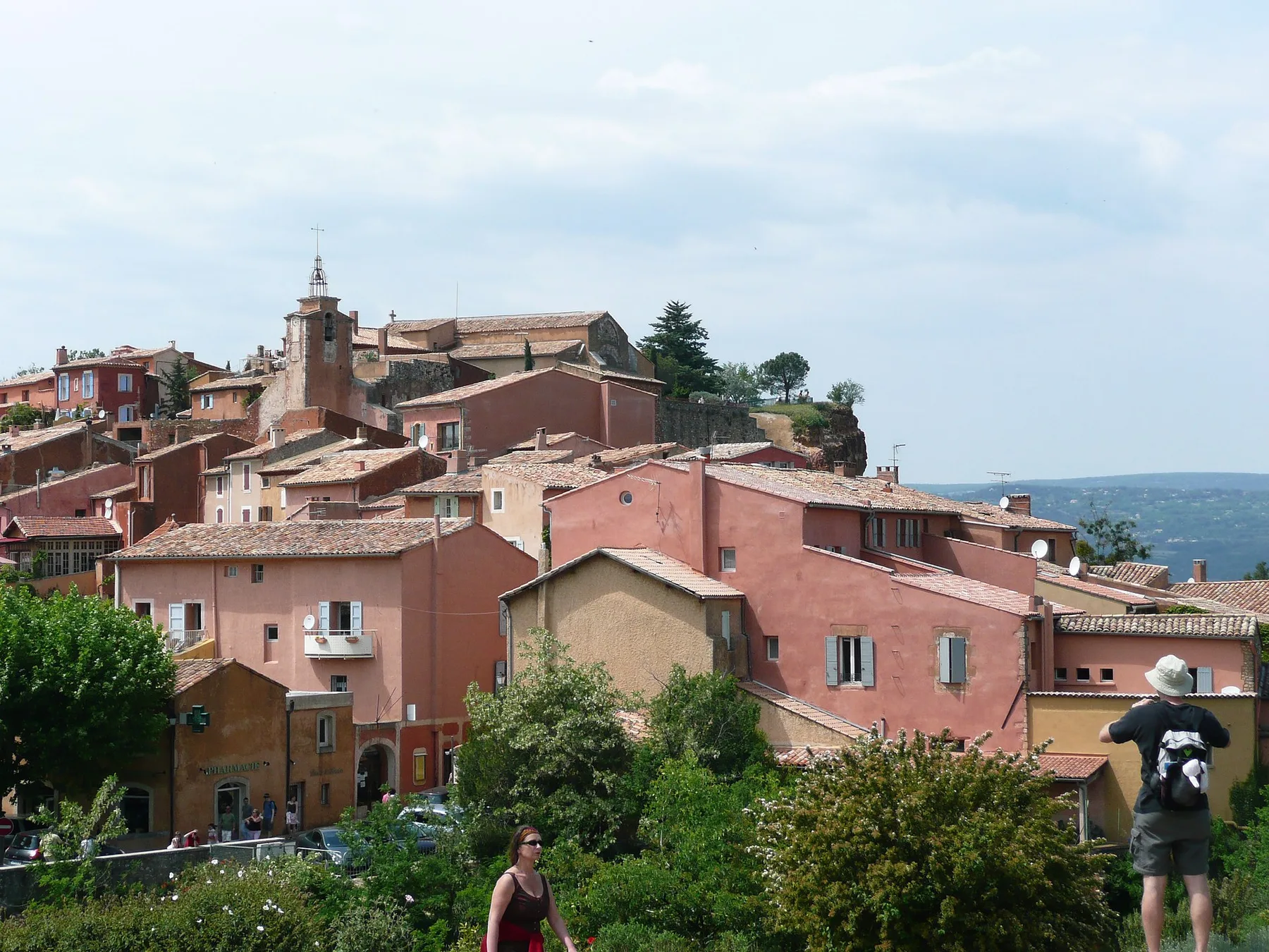 Façades ocre du village de Roussillon en Provence