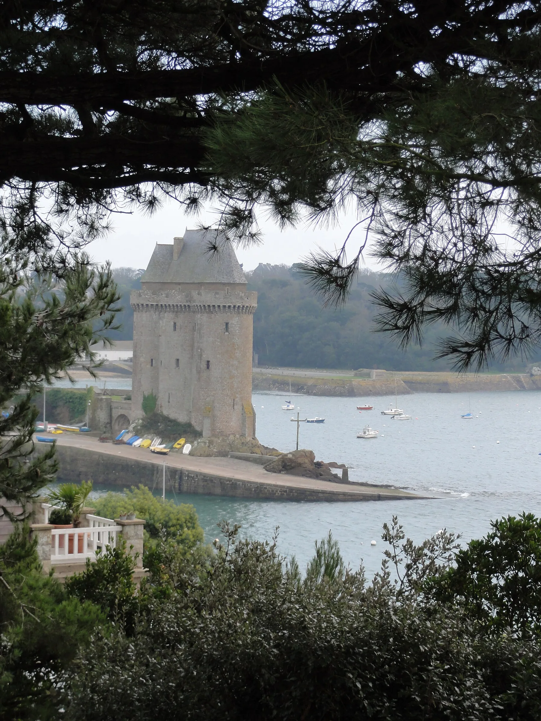 Tour Solidor à Saint-Malo vue depuis la Cité d’Alet