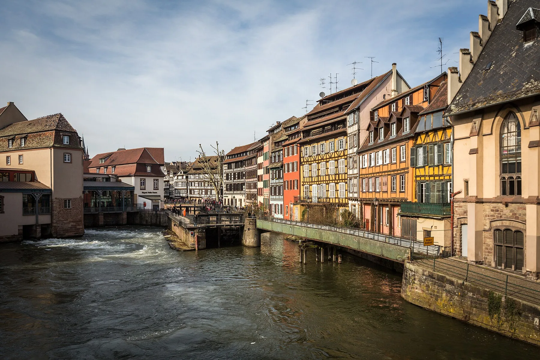 Canaux et maisons à colombages de la Petite France à Strasbourg