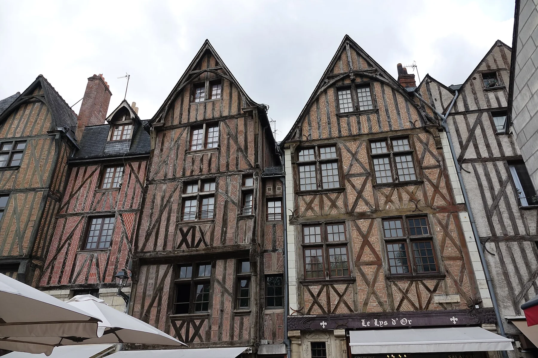 Maisons à colombages de la place Plumereau à Tours
