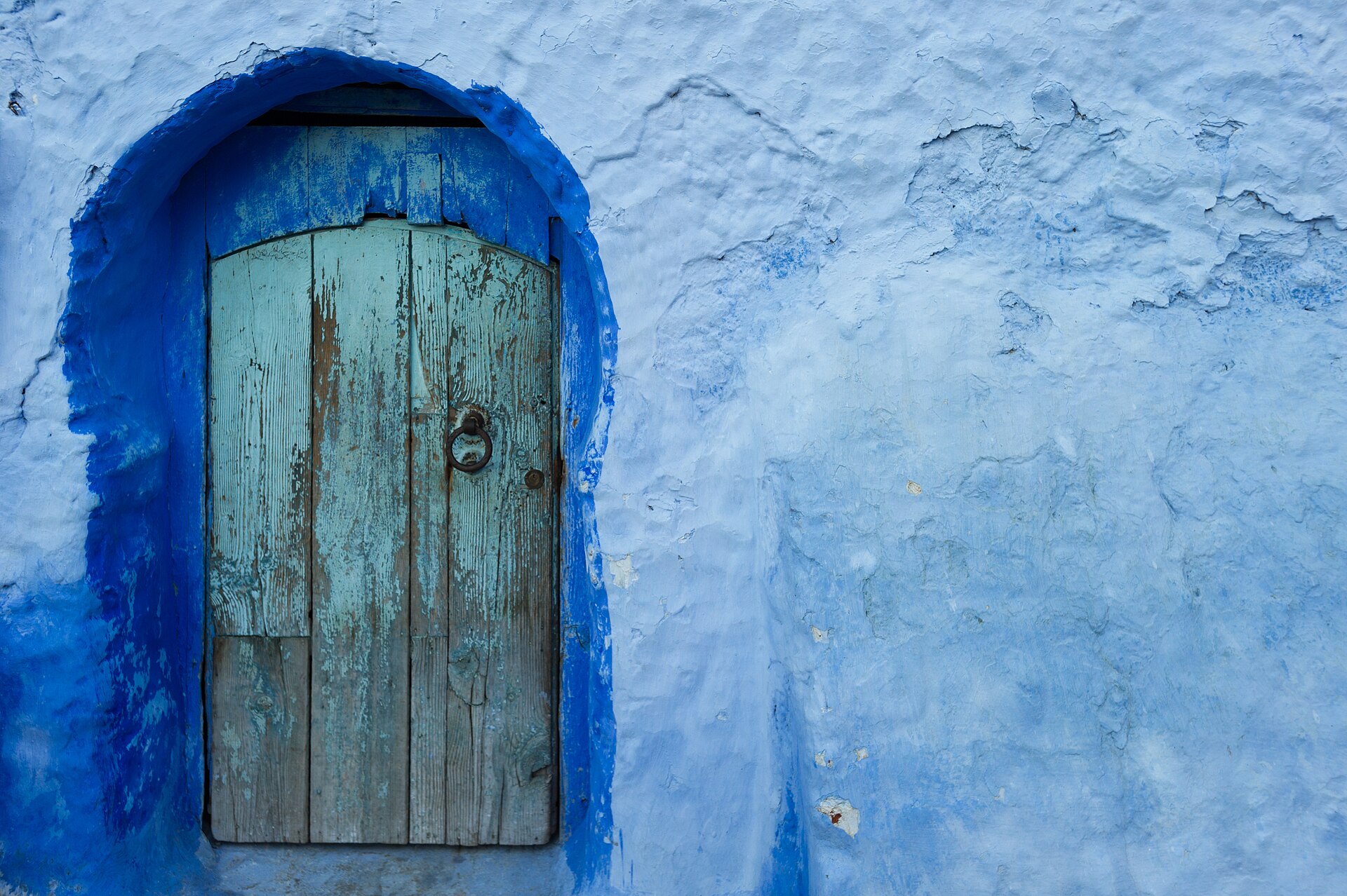 Une porte bleue dans la médina de Chefchaouen