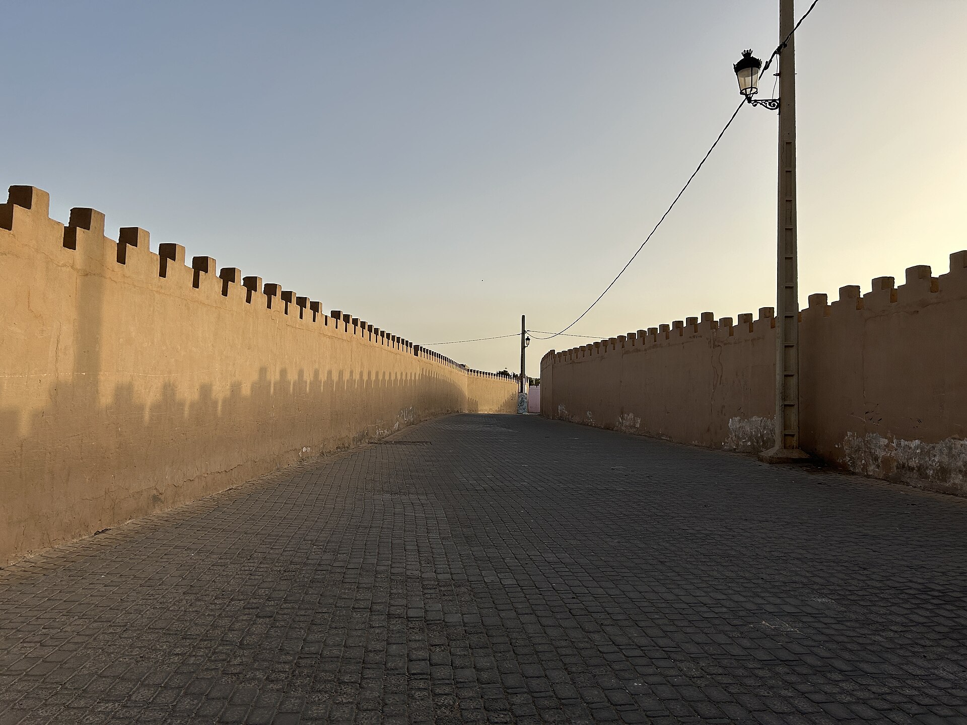 Une ruelle entre les remparts de Tiznit